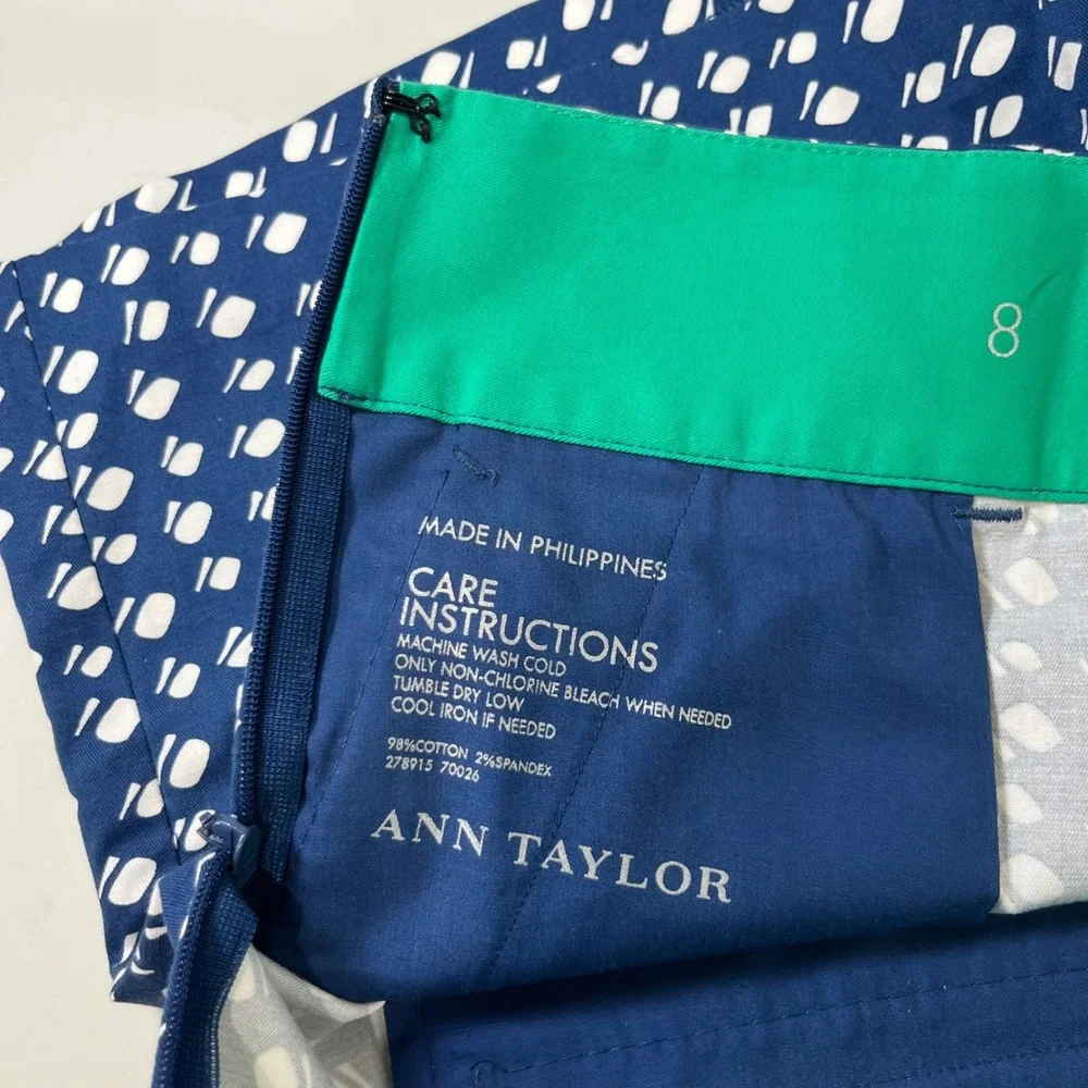Ann Taylor City Short Women 8 Navy White Polka Dot Geometric‎ Preppy Casual